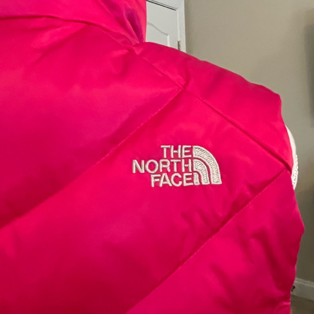 North Face Puffer Vest, size M, EUC, HOT PINK - Picture 4 of 9